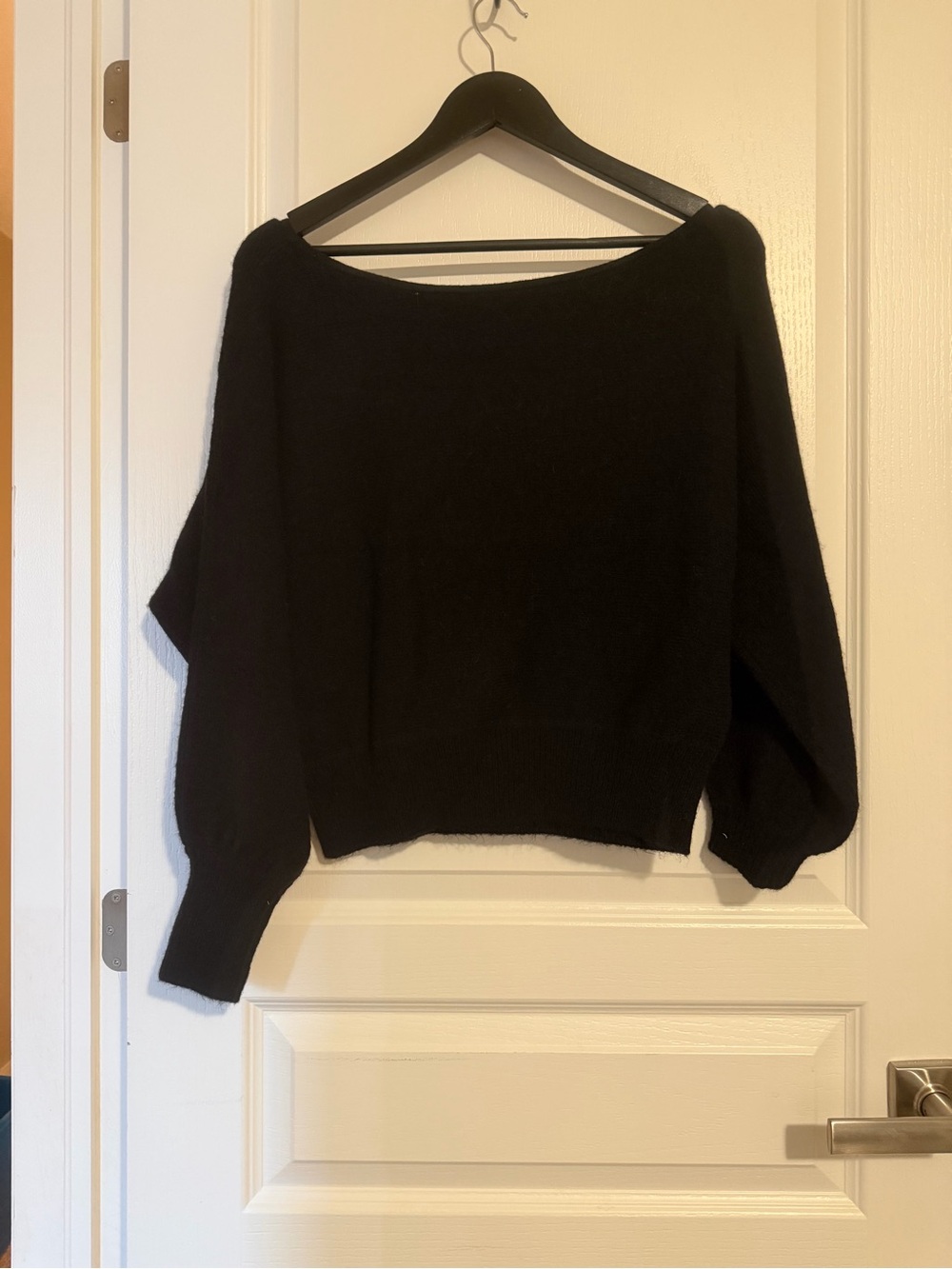 Super Soft Wilfred Black Off-Shoulder Balloon Sleeve Sweater